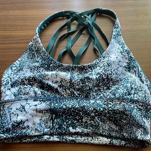 Lululemon Free to Be Moved Bra